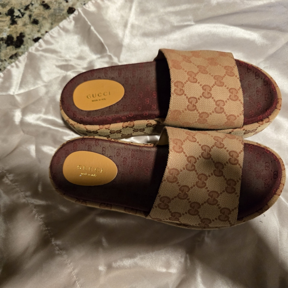 Gucci Women's Tan and Brown Slide Sandals